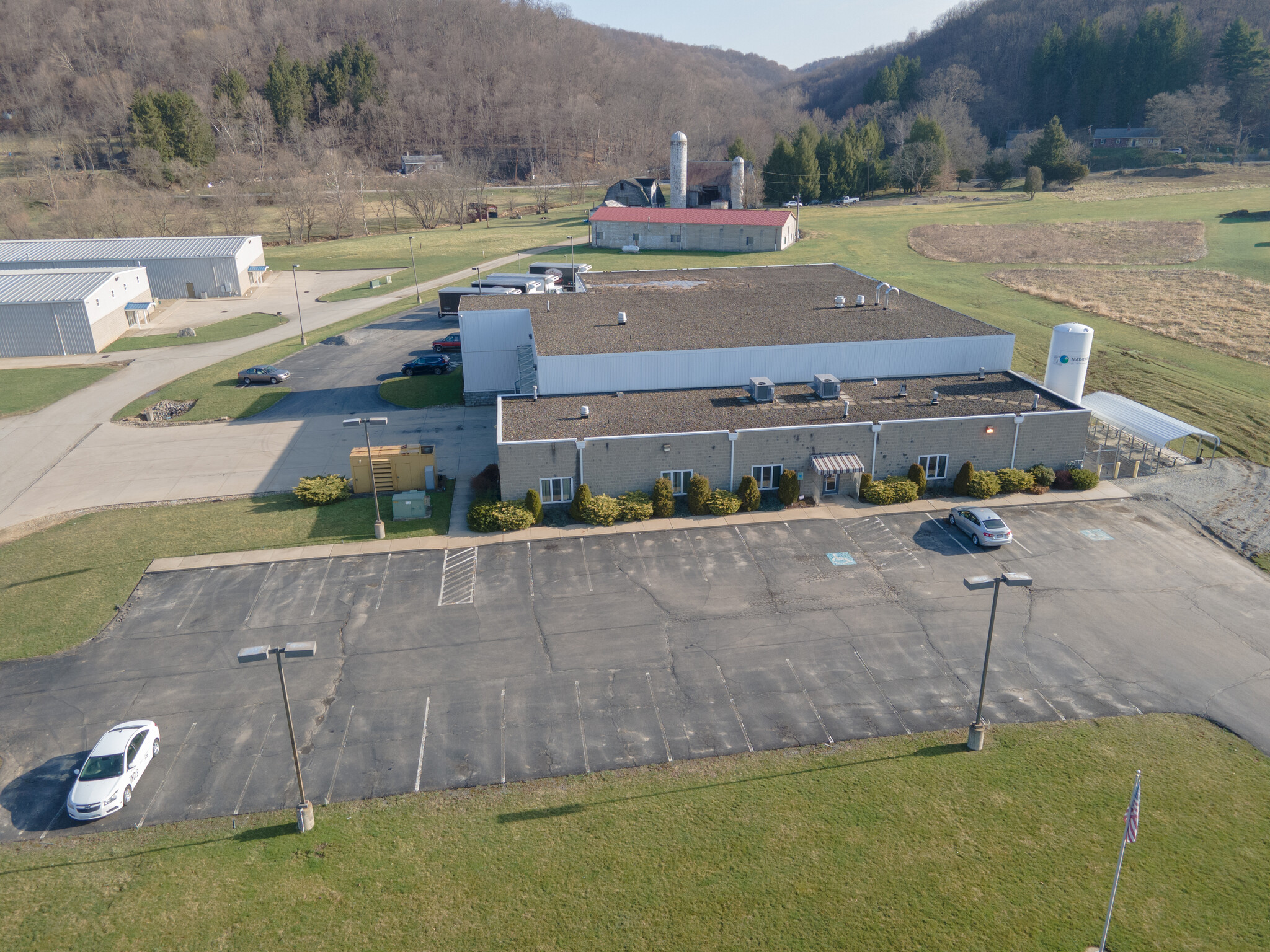 1135 Industrial Park Rd, Vandergrift, PA à vendre Photo principale– Image 1 sur 24