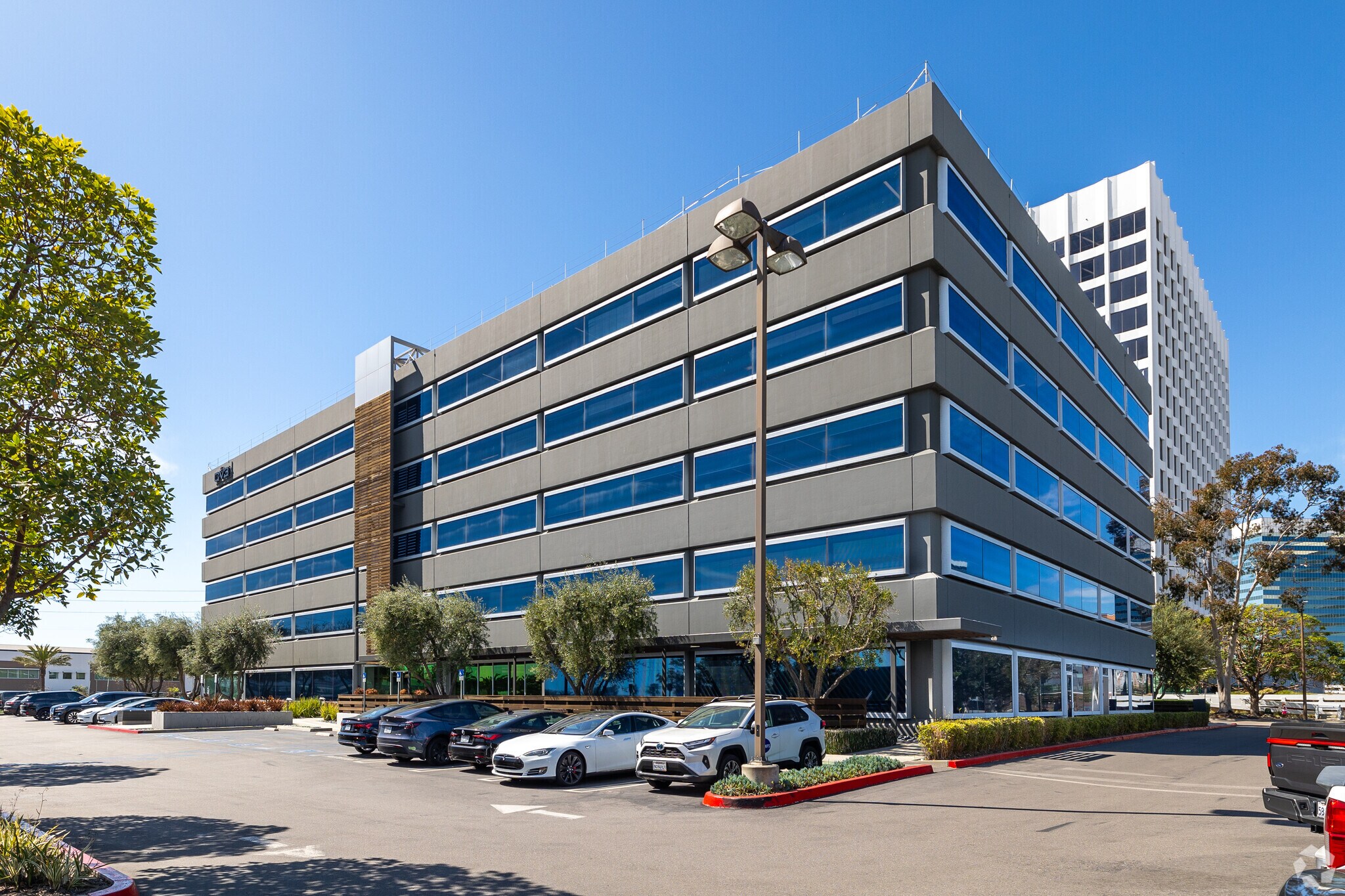 2101 E El Segundo Blvd, El Segundo, CA à louer Photo principale– Image 1 sur 25
