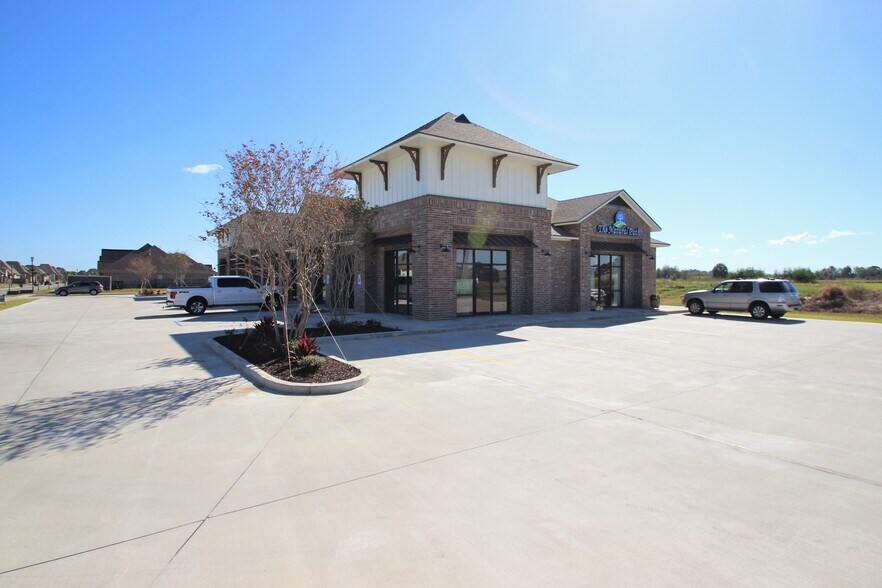 100 Sabal Palms Row, Youngsville, LA à louer - Photo de l’immeuble – Image 3 sur 4