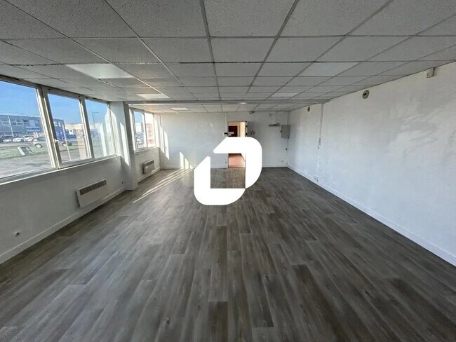 Plus de détails pour Bureau à louer