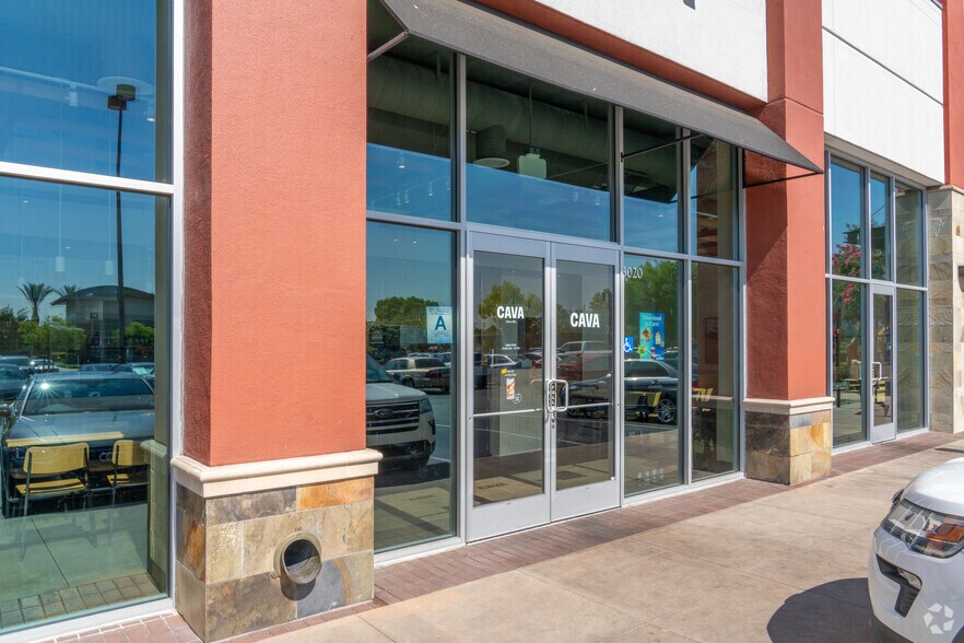 13865 City Center Dr, Chino Hills, CA à vendre - Photo de l’immeuble – Image 3 sur 4