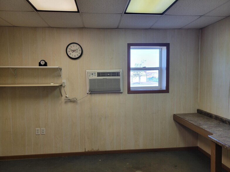 412AR 5th Ave SW, Aberdeen, SD à louer - Photo intérieure – Image 2 sur 6