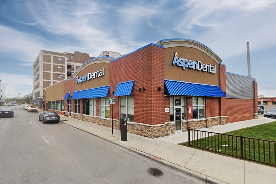 7537 N Clark St, Chicago, IL à louer - Photo de l’immeuble – Image 2 sur 2