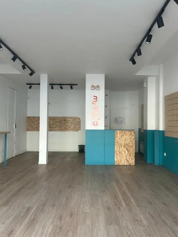 Plus de détails pour Local commercial à louer