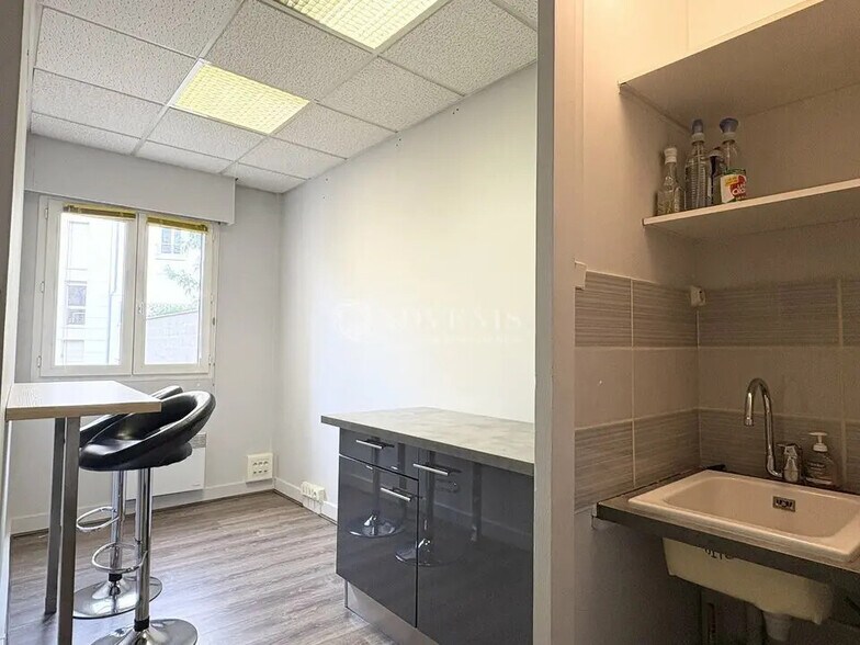 Bureau dans Paris à louer - Photo de l’immeuble – Image 3 sur 12