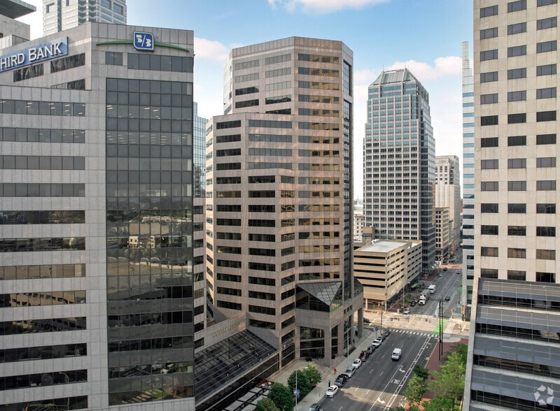 201 N Illinois St, Indianapolis, IN à louer - Photo principale – Image 1 sur 27