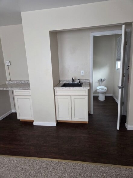 366 Herbertsville Rd, Brick, NJ à louer - Photo intérieure – Image 3 sur 24