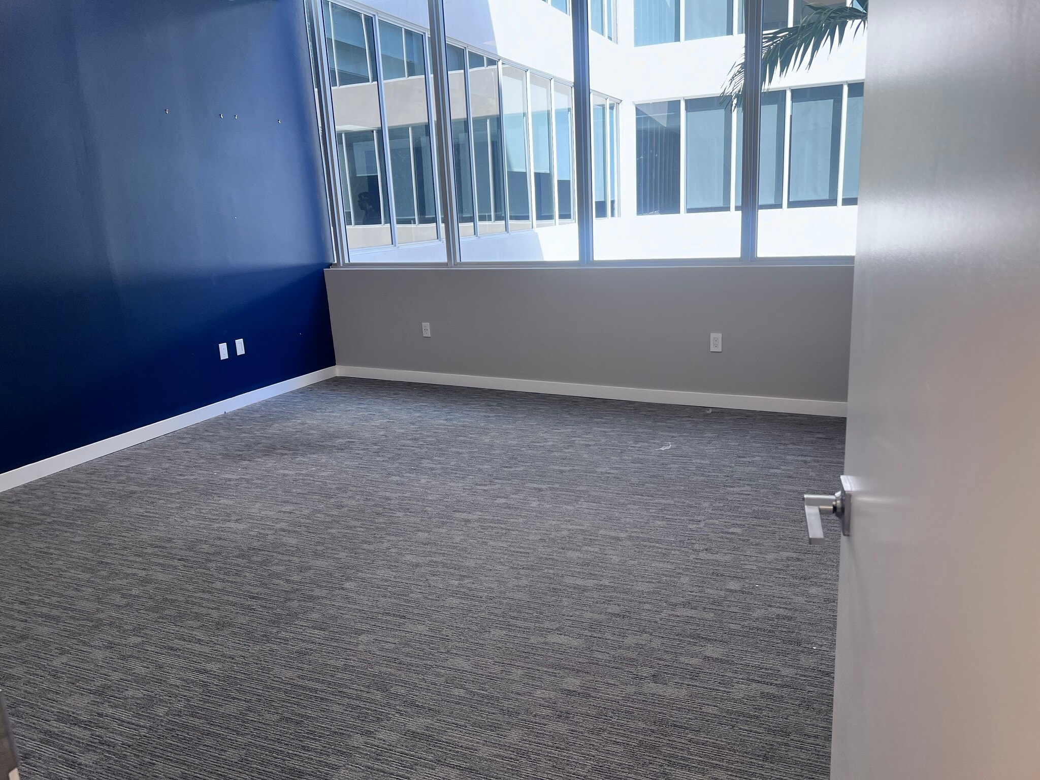 850 NW 42nd Ave, Miami, FL à louer Photo intérieure– Image 1 sur 6