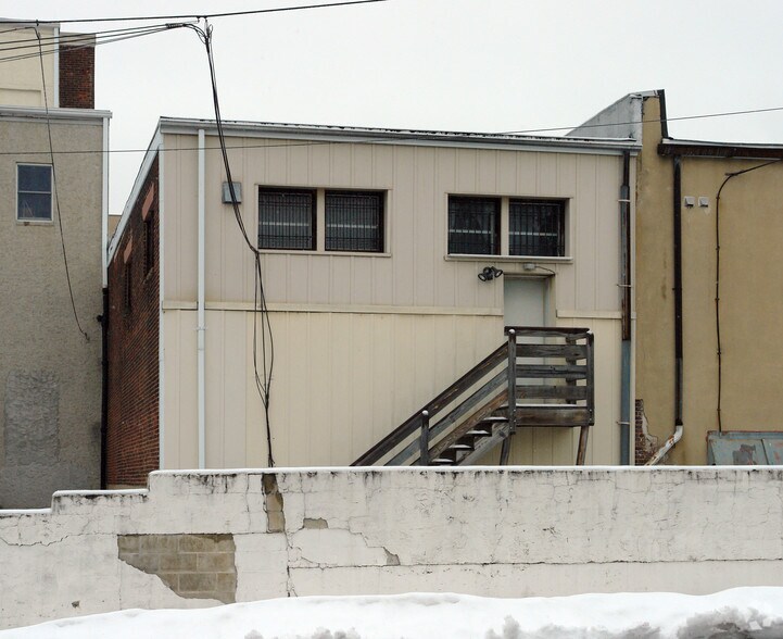 256 E High St, Pottstown, PA à vendre - Photo de l’immeuble – Image 3 sur 3