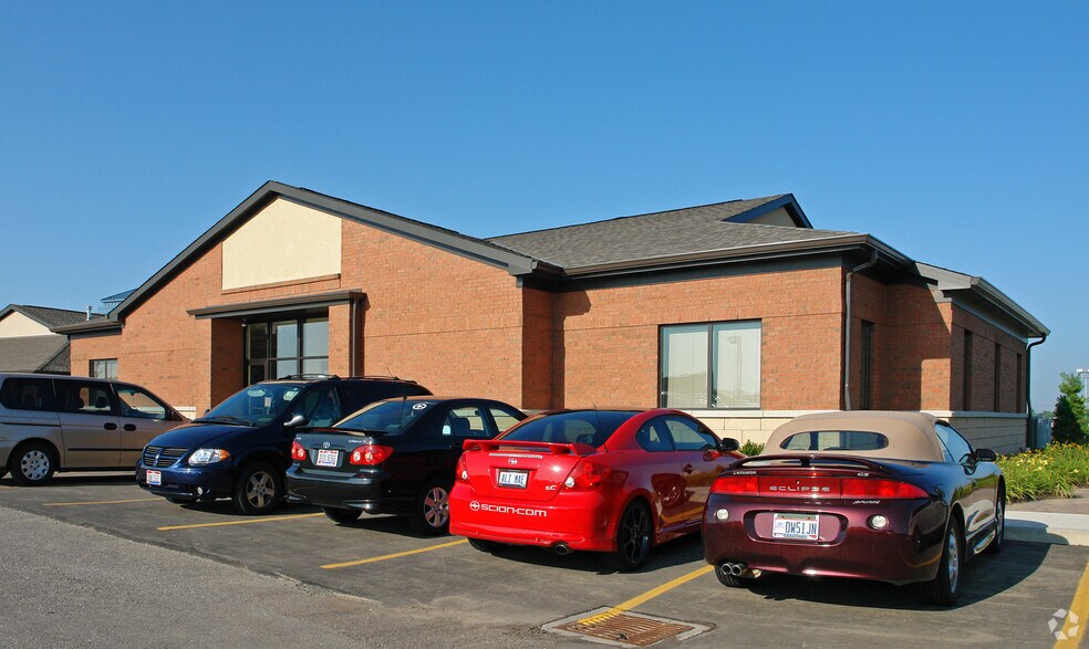 7602 Tylers Place Blvd, West Chester, OH à vendre - Photo de l’immeuble – Image 2 sur 7