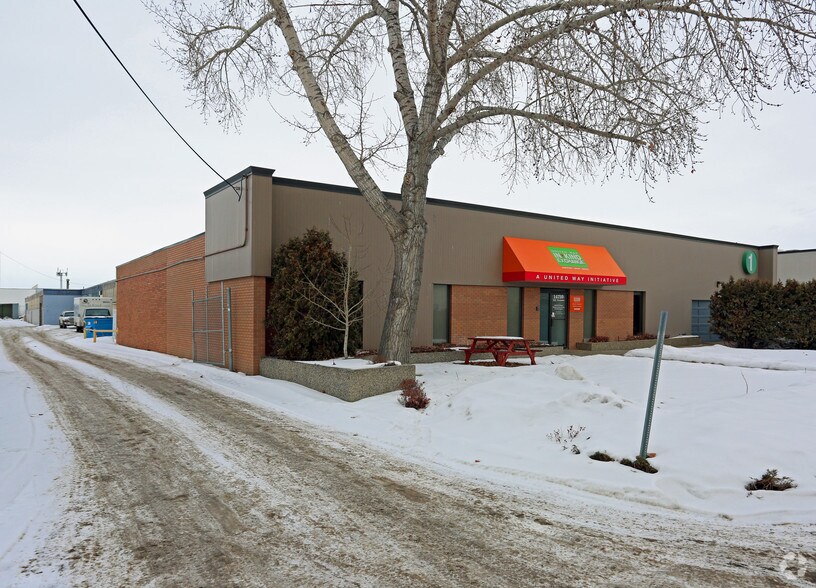 14710 112th Ave NW, Edmonton, AB à louer - Photo principale – Image 1 sur 2