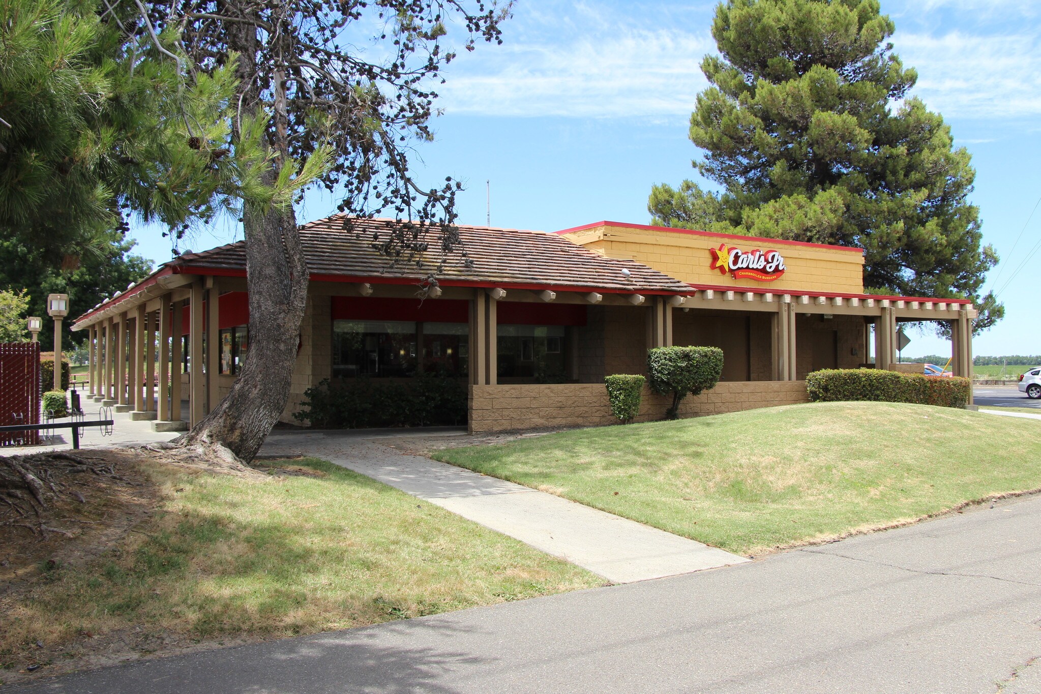 1616 E Covell Blvd, Davis, CA à louer Photo principale– Image 1 sur 14