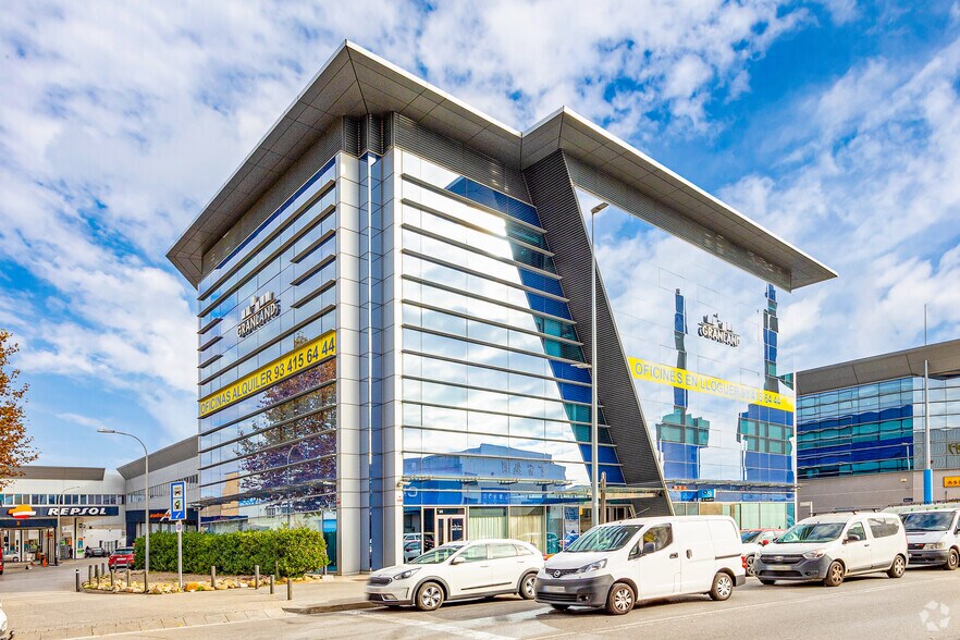 Avinguda del Maresme, Badalona, Barcelona à louer - Photo de l’immeuble – Image 3 sur 4