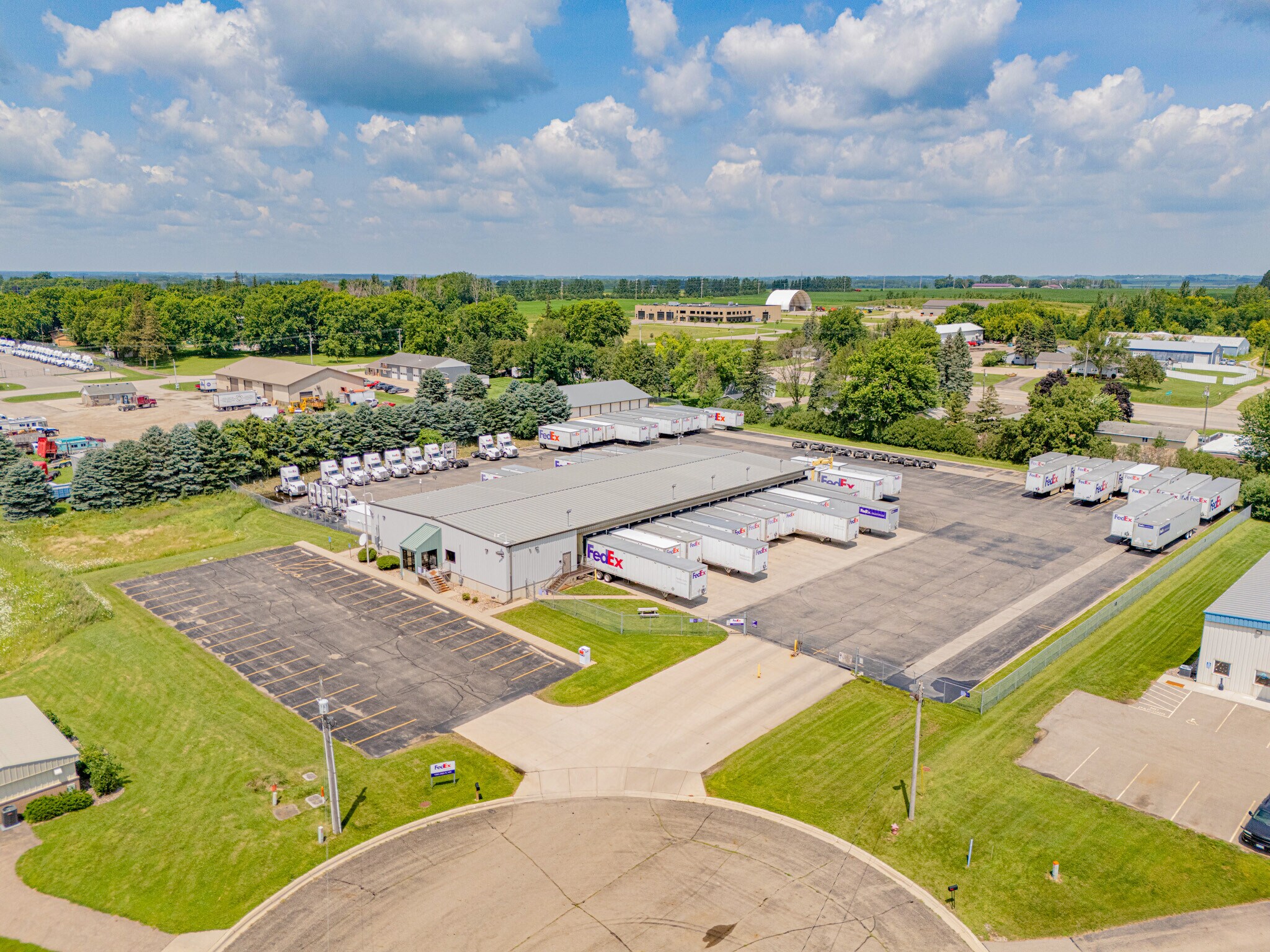 1060 26th Pl NW, Owatonna, MN à vendre Aérien– Image 1 sur 3
