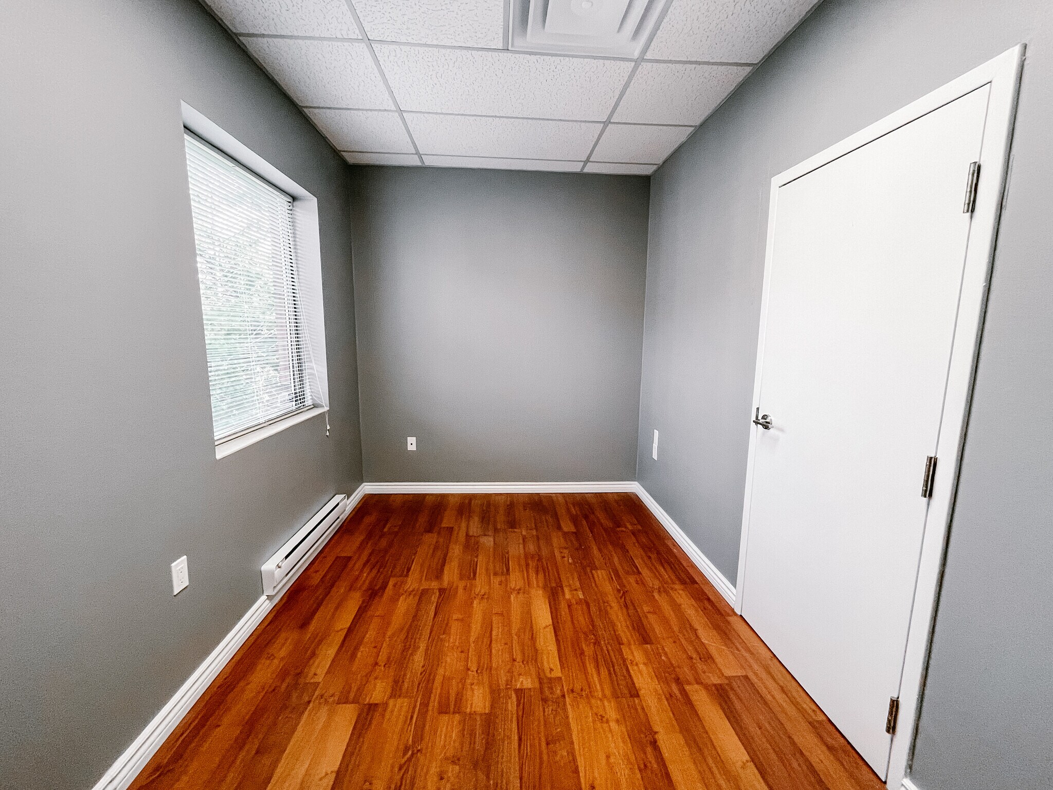 120 Wellington St, London, ON à louer Photo intérieure– Image 1 sur 7