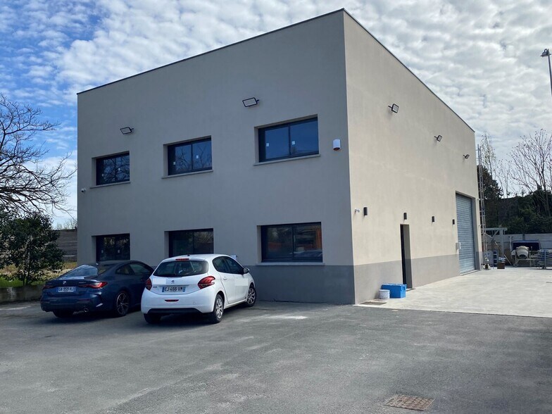 Local d’activités dans Lormont à louer - Photo de l’immeuble – Image 1 sur 9
