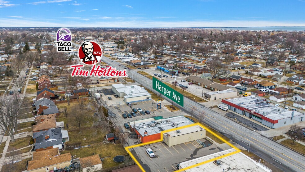 27951 Harper Ave, St Clair Shrs, MI à louer - Photo de l’immeuble – Image 2 sur 5