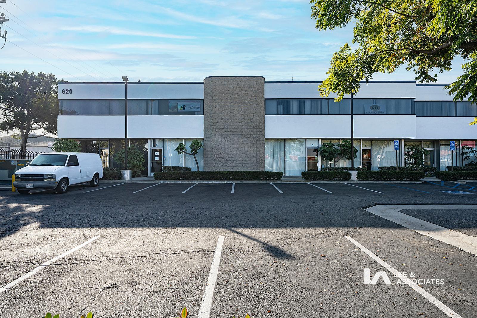 620 W 16th St, Long Beach, CA à louer Photo de l’immeuble– Image 1 sur 25