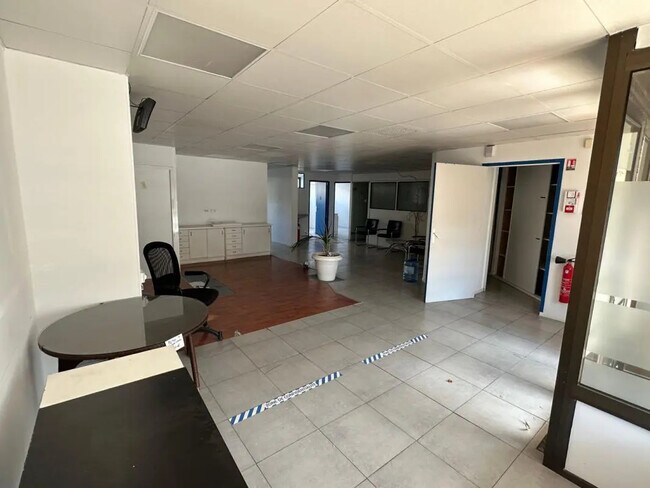 Plus de détails pour Local commercial à vendre