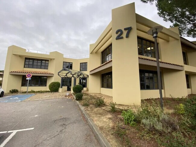 Plus de détails pour Bureau à louer