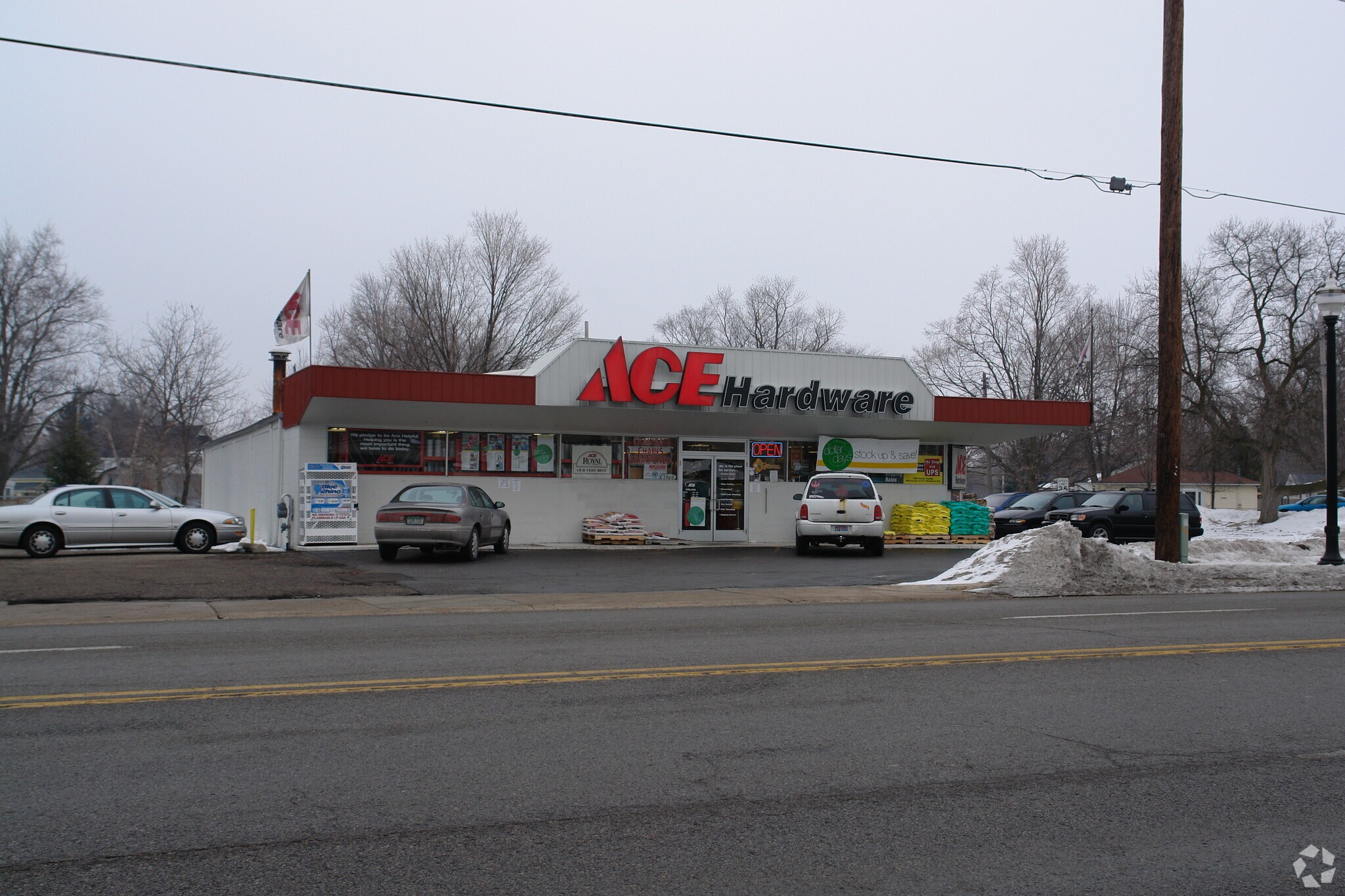 1960 Cedar St, Holt, MI à vendre Photo principale– Image 1 sur 4