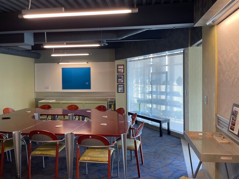 620 N Delaware St, Indianapolis, IN à louer - Photo de l’immeuble – Image 3 sur 10