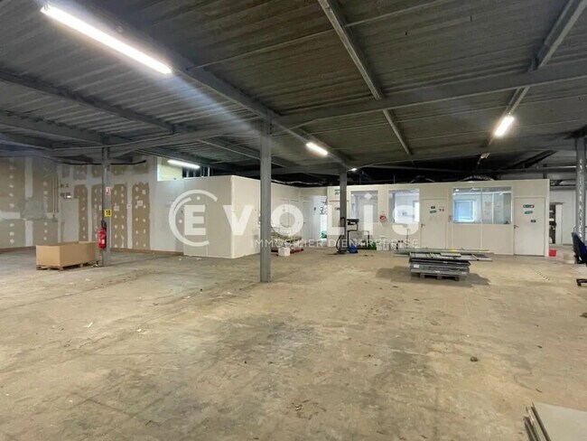 Plus de détails pour Bureau, Local d'activités à louer