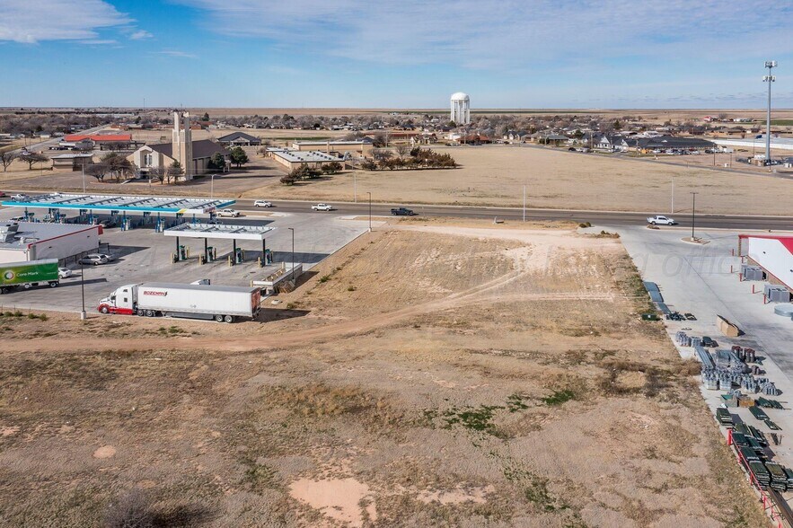 2410 Perryton Pky, Pampa, TX à vendre - Photo de l’immeuble – Image 3 sur 9
