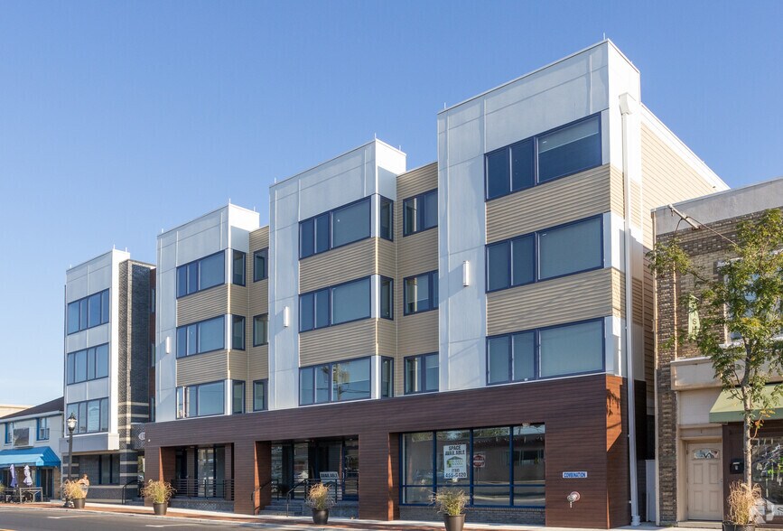 131 Brighton Ave, Long Branch, NJ à louer - Photo principale – Image 2 sur 14