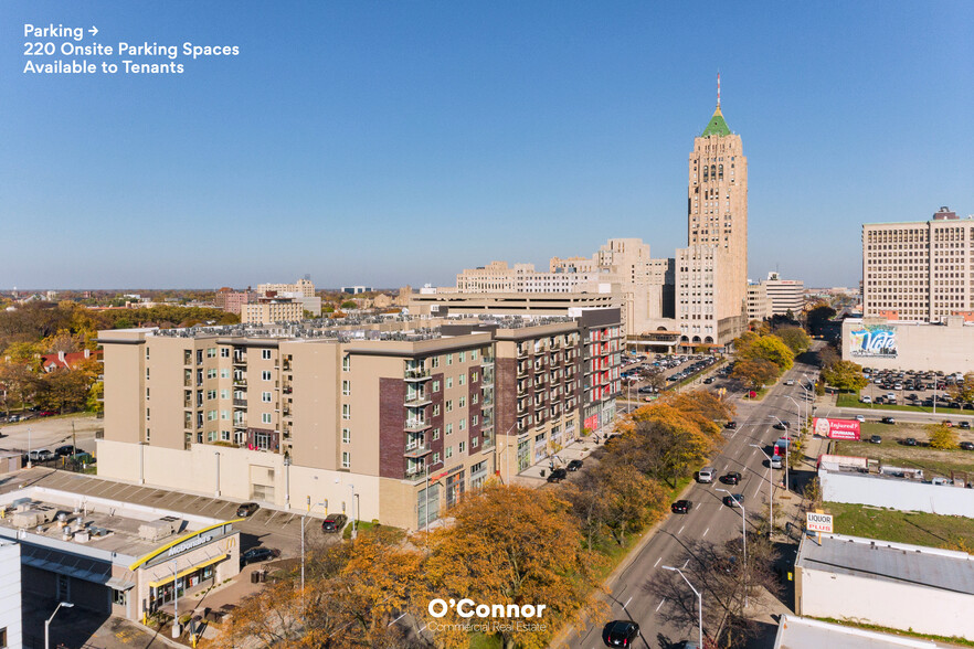 2911 W Grand Blvd, Detroit, MI à louer - Photo de l’immeuble – Image 3 sur 3