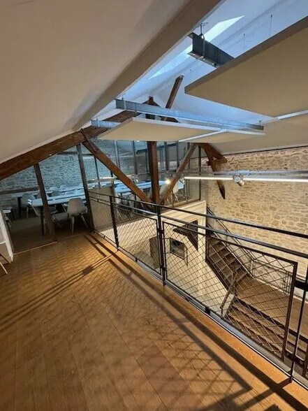 Bureau dans Vitry-sur-Seine à louer - Photo de l’immeuble – Image 3 sur 11