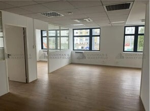 16 Rue Jean Jacques Rousseau, Issy-les-Moulineaux à louer Photo intérieure– Image 1 sur 3