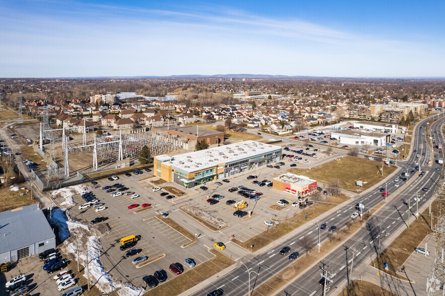 3700-3796 Boul des Sources, Dollard-des-Ormeaux, QC à louer - Aérien – Image 2 sur 6
