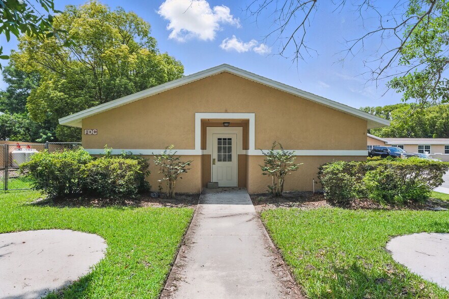 150 Willow Dr, Orlando, FL à vendre - Photo de l’immeuble – Image 3 sur 16