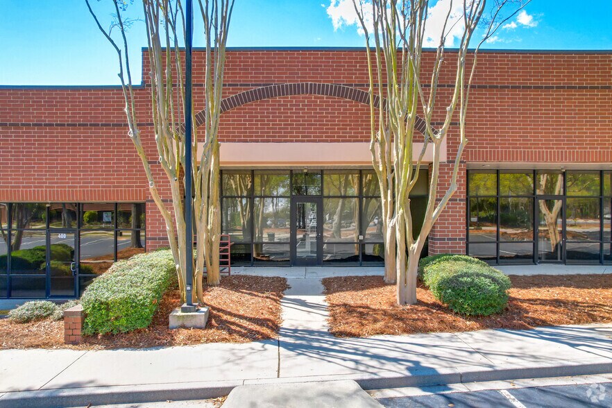3860 Faber Place Dr, North Charleston, SC à vendre - Photo de l’immeuble – Image 3 sur 26