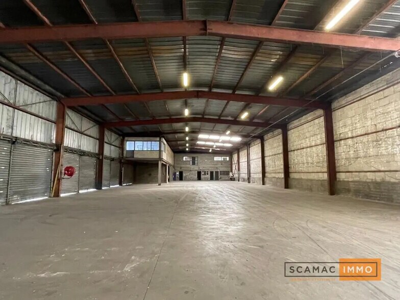 4 Rue Du Travy, 94320 Thiais, Thiais à louer - Photo de l’immeuble – Image 2 sur 4