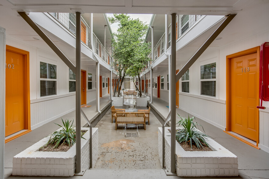 4927 San Jacinto St, Dallas, TX à vendre - Photo de l’immeuble – Image 2 sur 23