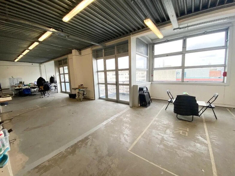 Rue Georges Auric, Paris à louer - Photo de l’immeuble – Image 2 sur 3