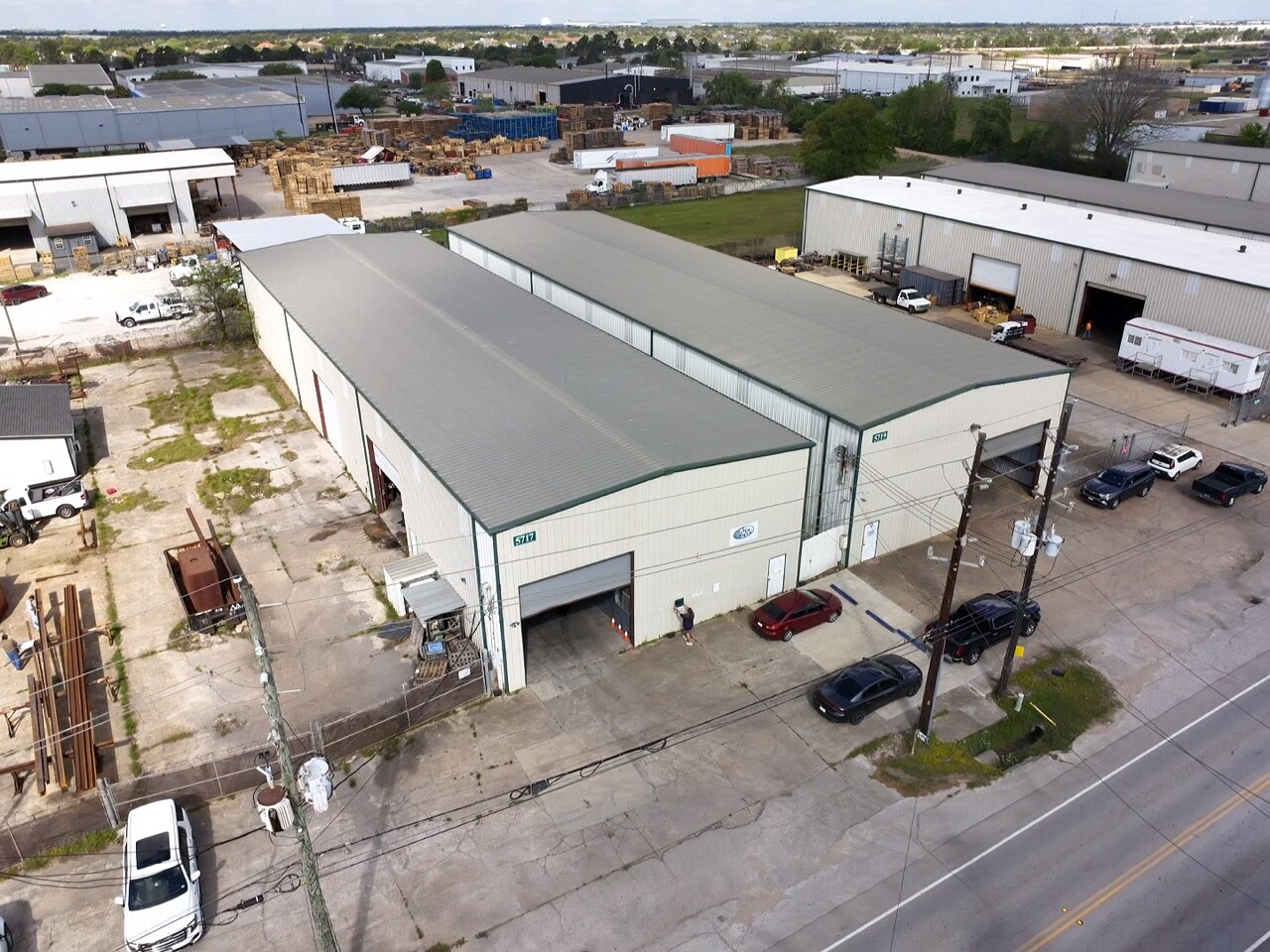 5719 Cunningham Rd, Houston, TX à louer Photo de l’immeuble– Image 1 sur 8