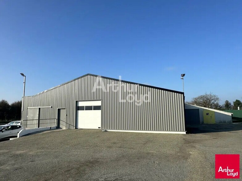 Local d’activités dans Servon-sur-Vilaine à louer - Photo de l’immeuble – Image 2 sur 4