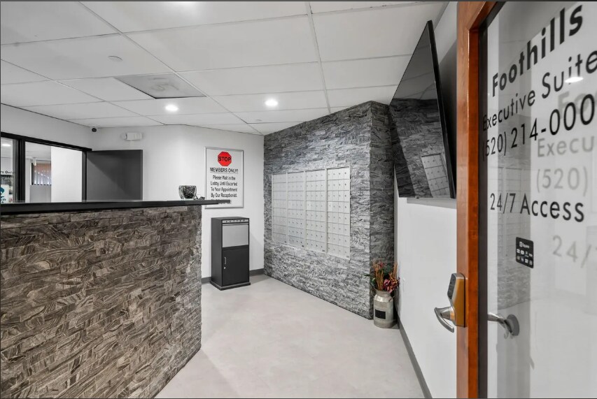 3275 W Ina Rd, Tucson, AZ à louer - Photo intérieure – Image 2 sur 9