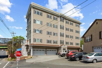Plus de détails pour 473 Revere Beach Pky, Revere, MA - Logement à vendre