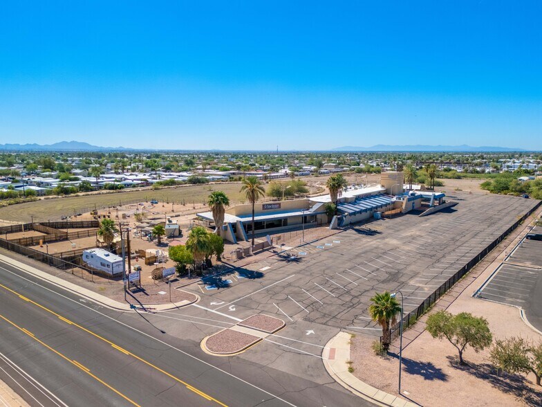 220 S Delaware Dr, Apache Junction, AZ à vendre - Photo de l’immeuble – Image 2 sur 3