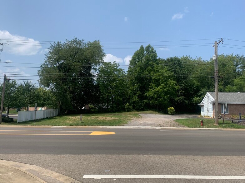 3445 Whipple Ave NW, Canton, OH à vendre - Photo de l’immeuble – Image 3 sur 8