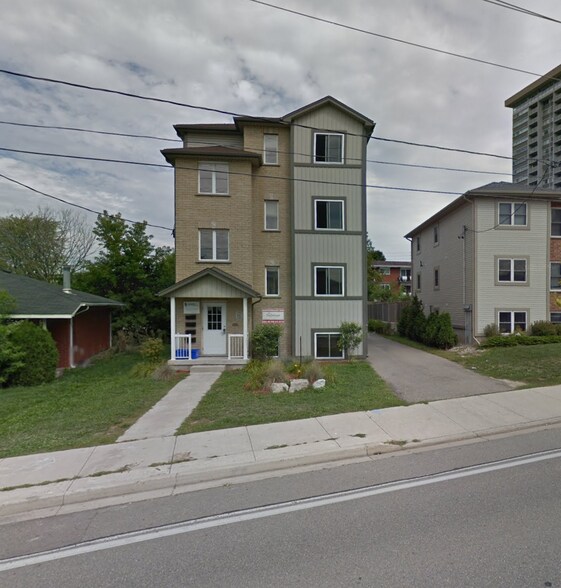 16 Columbia St W, Waterloo, ON à vendre - Photo principale – Image 1 sur 1
