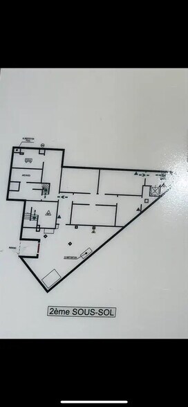 Local commercial dans Boulogne-Billancourt à louer - Photo de l’immeuble – Image 1 sur 6