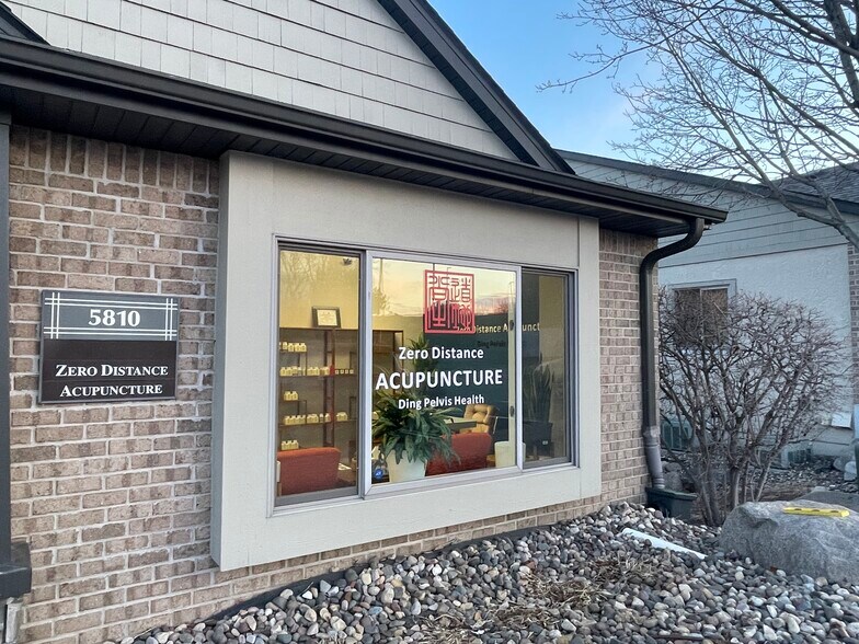 5810 Blackshire Path, Inver Grove Heights, MN à louer - Photo de l’immeuble – Image 2 sur 19