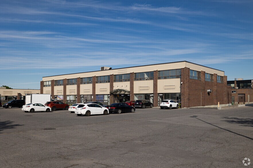 4000-4036 Boul De La Côte-Vertu, Montréal, QC à louer - Photo de l’immeuble – Image 1 sur 3