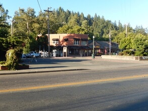 16203 First St, Guerneville, CA à louer Photo de l’immeuble– Image 2 sur 12