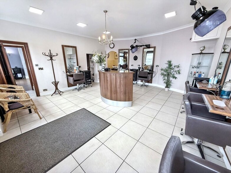 69 North Rd W, Wingate à vendre - Photo intérieure – Image 2 sur 8